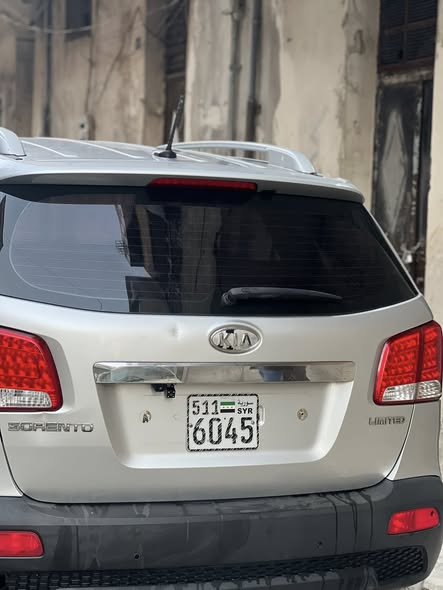 كيا سورينتو 2011 - صورة 4