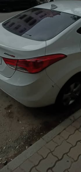 هونداي إلنترا 2012 - صورة 4