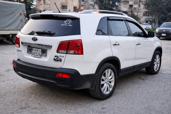 كيا سورينتو 2010 - صورة 2