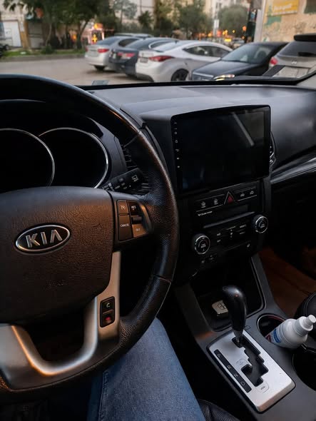 كيا سورينتو 2010 - صورة 4