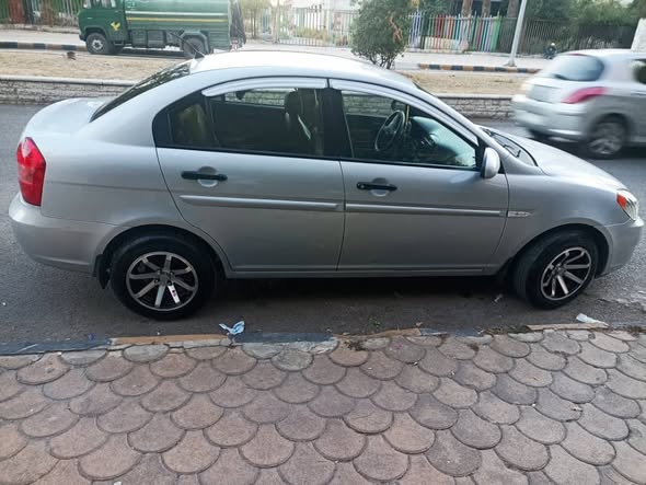 هيونداي فيرنا 2008 - صورة 2