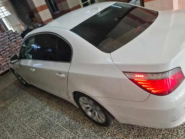 بي ام دبليو 520 2010 - صورة 3