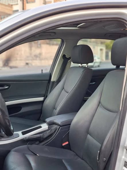 BMW 330 2011 - صورة 4