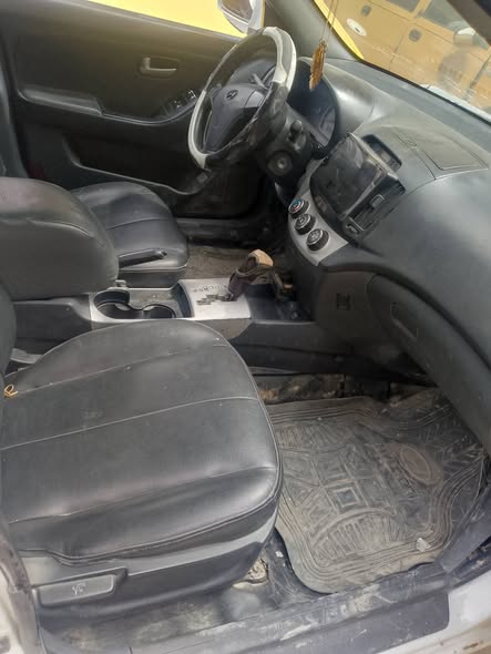 هيونداي افانتي 2008 - صورة 5