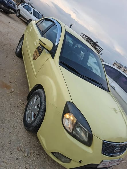 كيا ريو 2011 - صورة 1