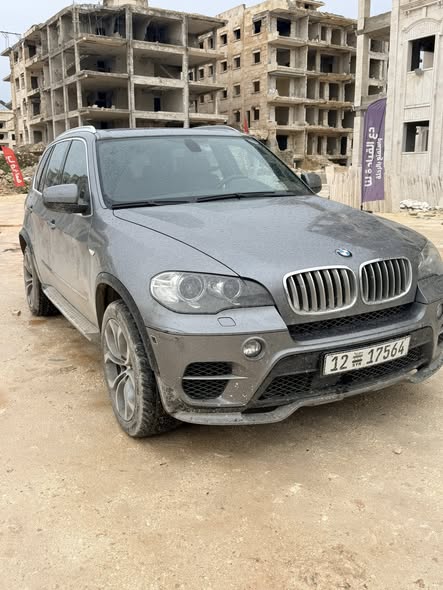 بي ام دبليو اكس فايف 2011 - صورة 2