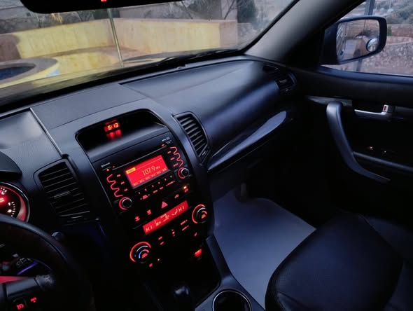 كيا سورينتو 2010 - صورة 5