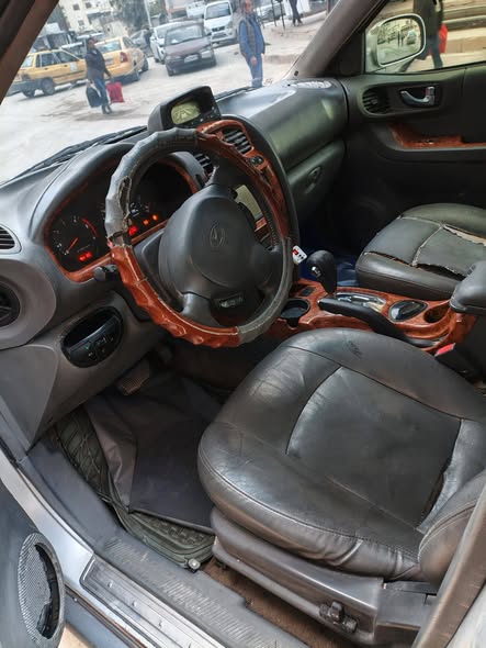 هيونداي سنتافية 2003 - صورة 3