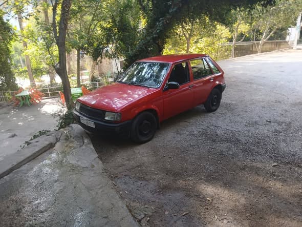Opel Corsa 1992 - صورة 1