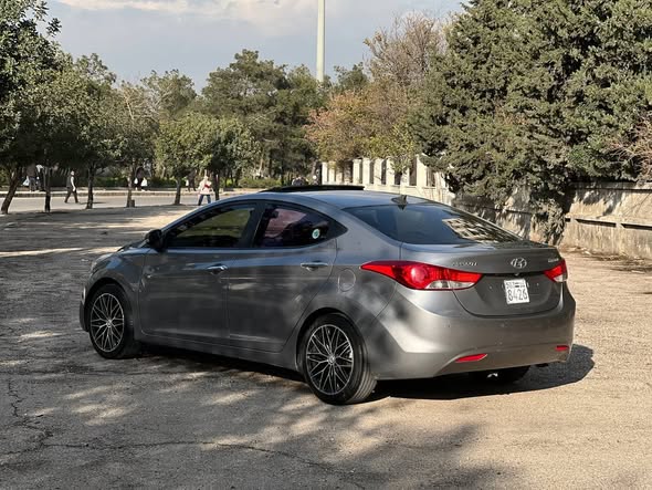 هونداي أفانتي 2012 - صورة 4