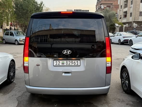 هيونداي ستاريا 2025 - صورة 4