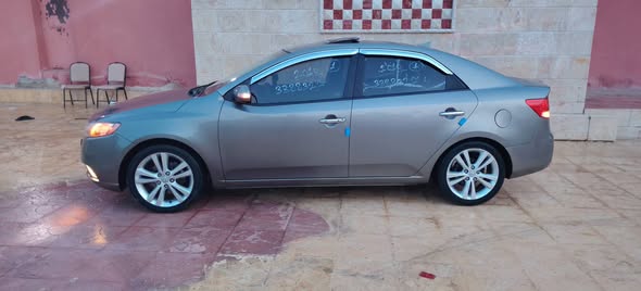 كيا فورتي 2010 - صورة 1