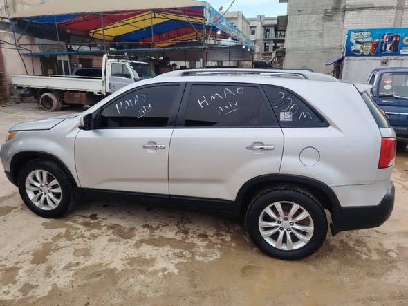 كيا سيرنتو 2009 - صورة 4