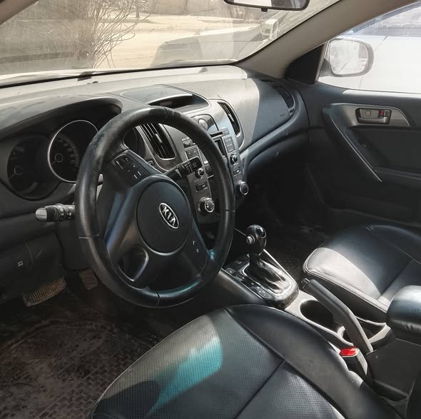 كيا فورتي 2011 - صورة 5