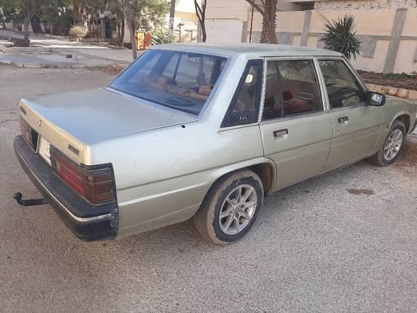 مازدا 929 1983 - صورة 3