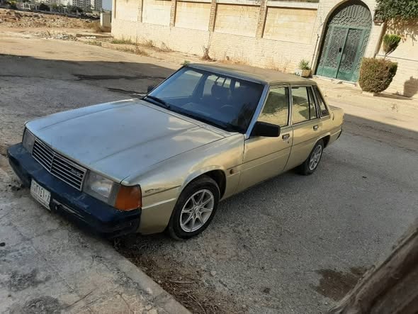 مازدا 929 1983 - صورة 4