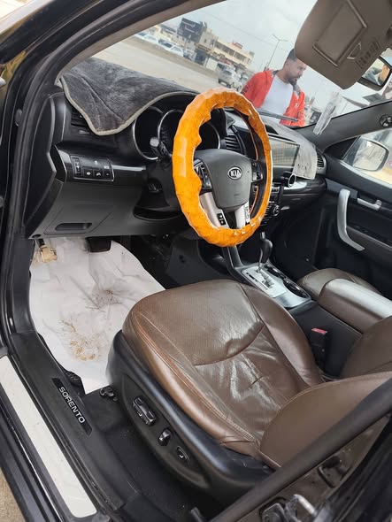 كيا سيرنتو 2010 - صورة 4