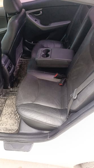 Hyundai افانتي 2015 - صورة 4