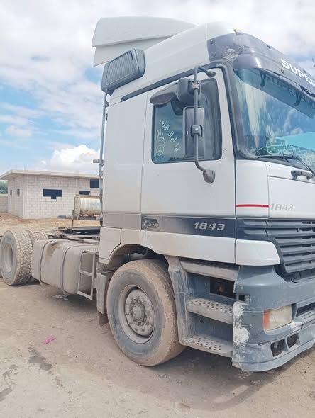 مرسيدس أكتروس 2000 - صورة 2