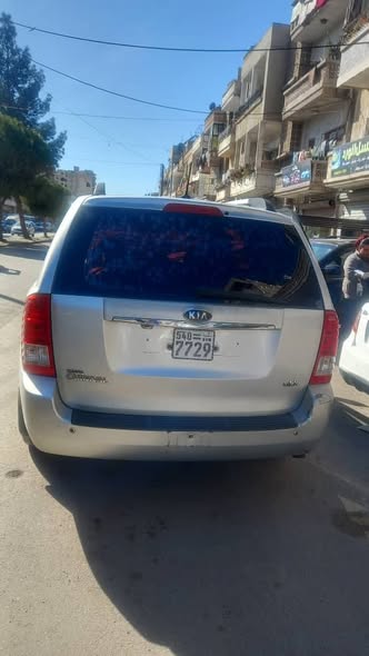 كيا كرنفال 2012 - صورة 2