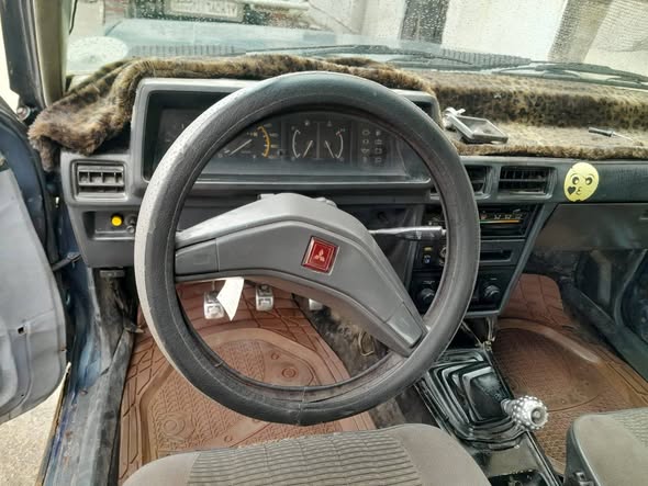 ميتسوبيشي لانسر 1983 - صورة 3