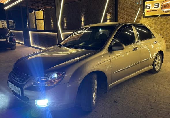 كيا سيراتو 2007 - صورة 1