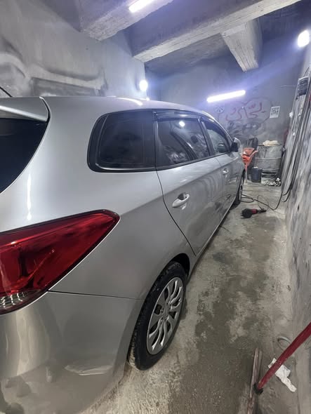 كيا كارنز 2015 - صورة 2