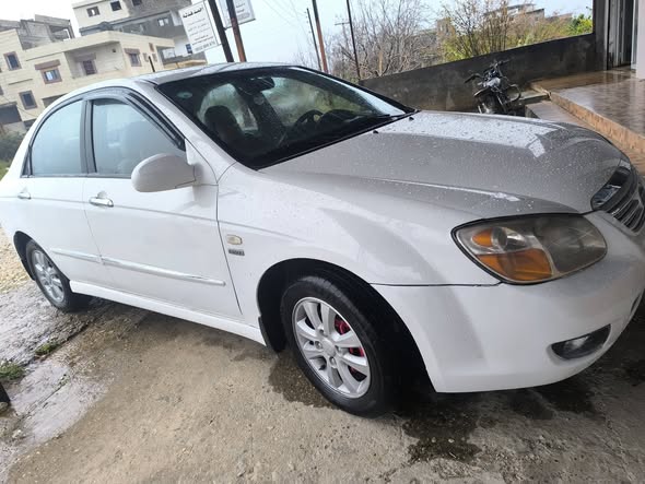 كيا سيراتو 2007 - صورة 1