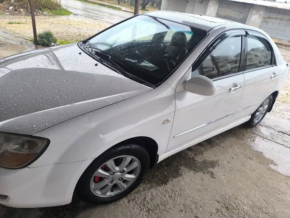 كيا سيراتو 2007 - صورة 2