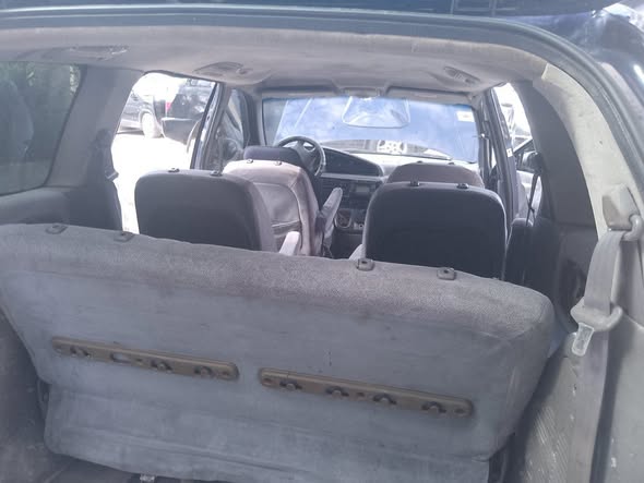 كيا كرنفال 2002 - صورة 5