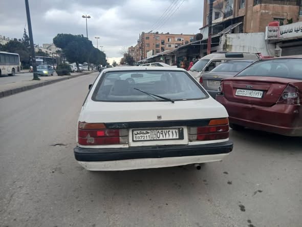 مازدا ٦٢٦ 1986 - صورة 4