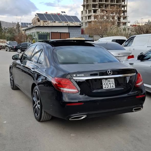 مرسيدس E300 2018 - صورة 5