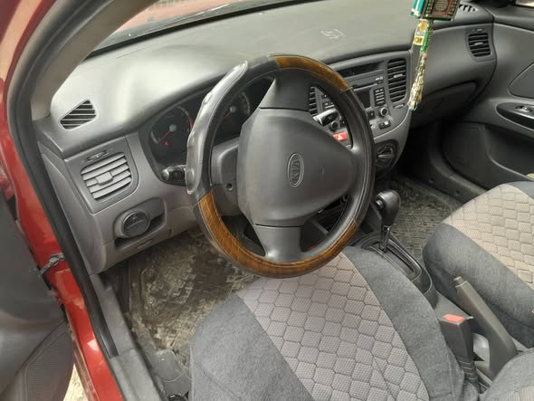 كيا ريو 2011 - صورة 4