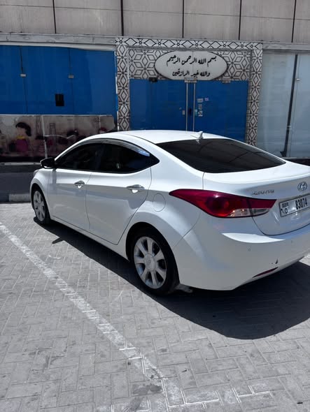 هيونداي أفانتي 2011 - صورة 4