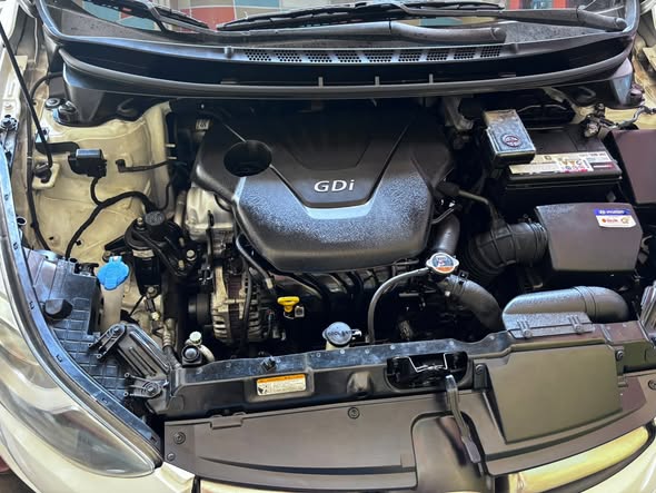 هيونداي أفانتي 2011 - صورة 5