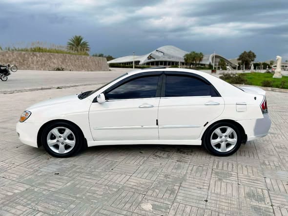 كيا سيراتو 2009 - صورة 3