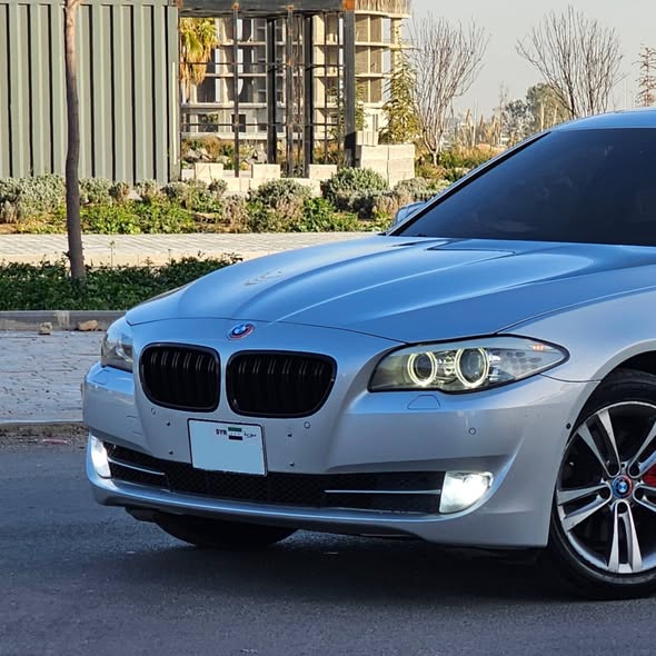 بي إم دبليو 528i 2012 - صورة 1