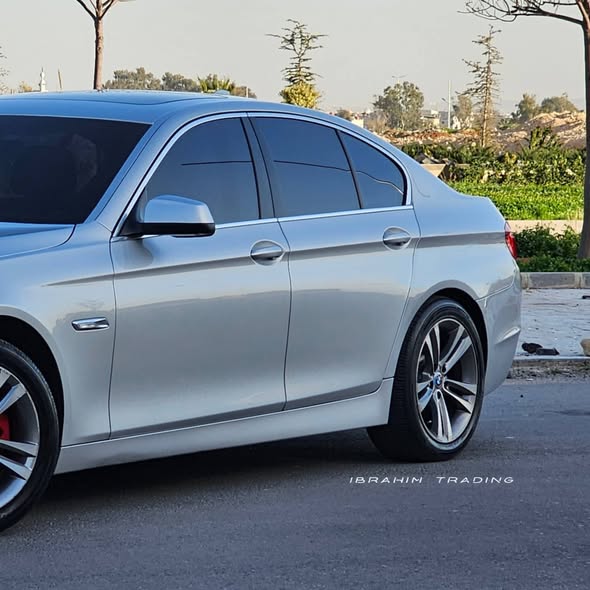 بي إم دبليو 528i 2012 - صورة 2