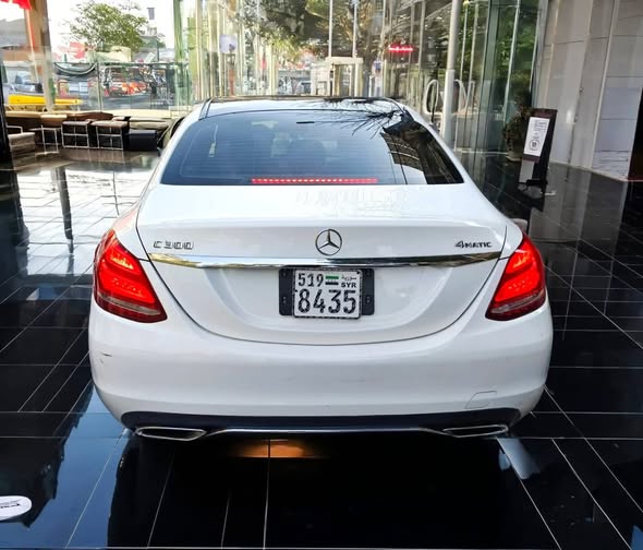 مرسيدس C300 2015 - صورة 2