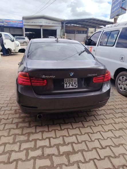 بي إم دبليو 320 2012 - صورة 3