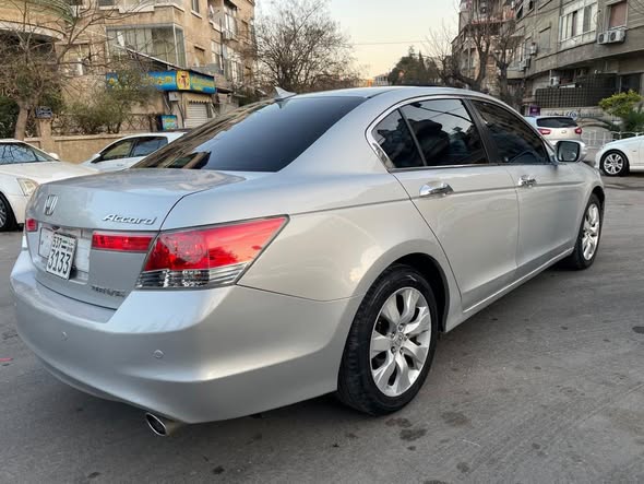 هونداي أكورد 2010 - صورة 2