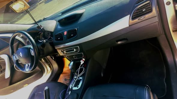 رينو ميغان 2010 - صورة 3