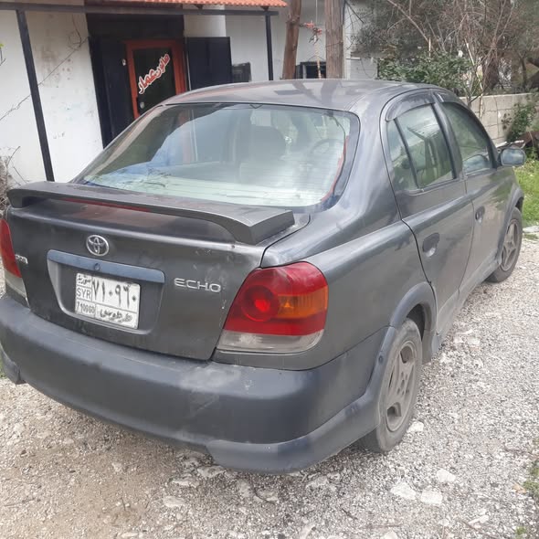 تويوتا ايكو 2003 - صورة 1
