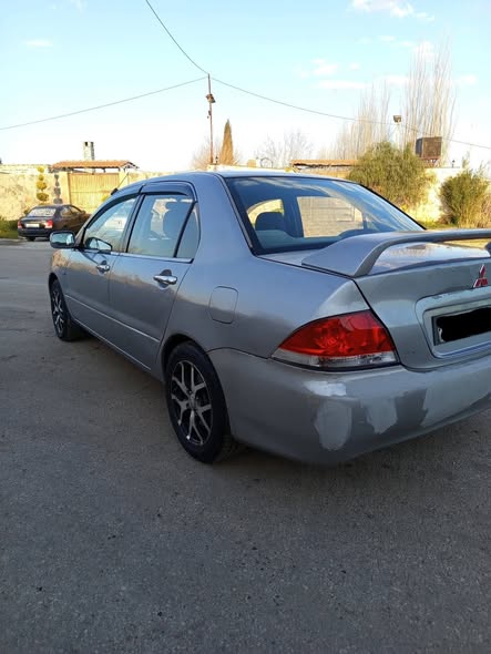 مستوبيشي لانسر 2005 - صورة 3