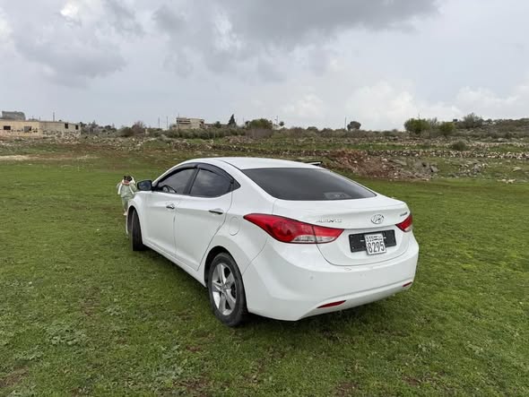 هيونداي افانتي 2011 - صورة 2