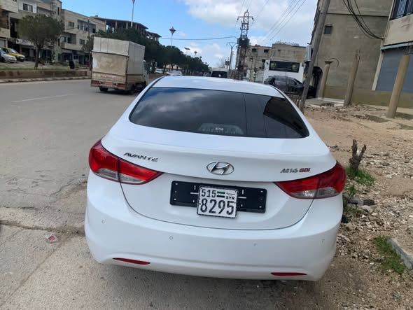 هيونداي افانتي 2011 - صورة 3