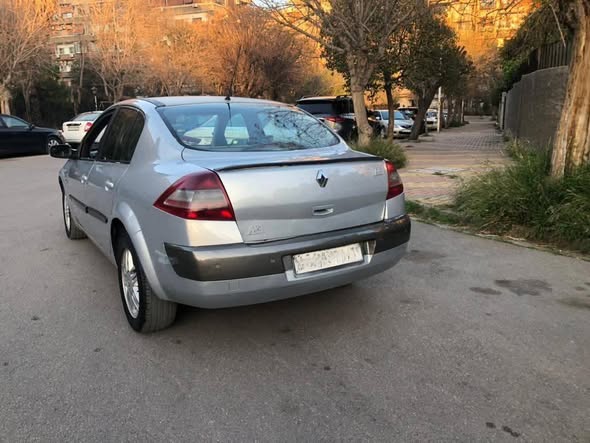 رينو ميغان 2005 - صورة 3