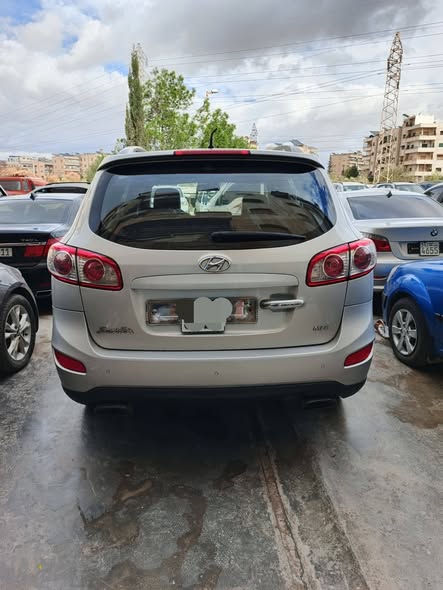 هيونداي سنتافيه 2010 - صورة 2