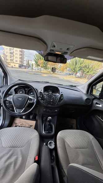 فورد كورير 2017 - صورة 5