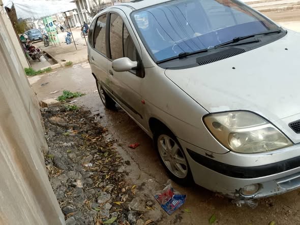 رينو null 2002 - صورة 2